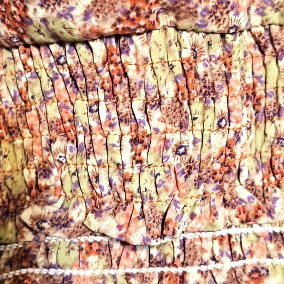 New Cozy Casual Green Floral Halter Ruffle Top - Picture 5 of 7